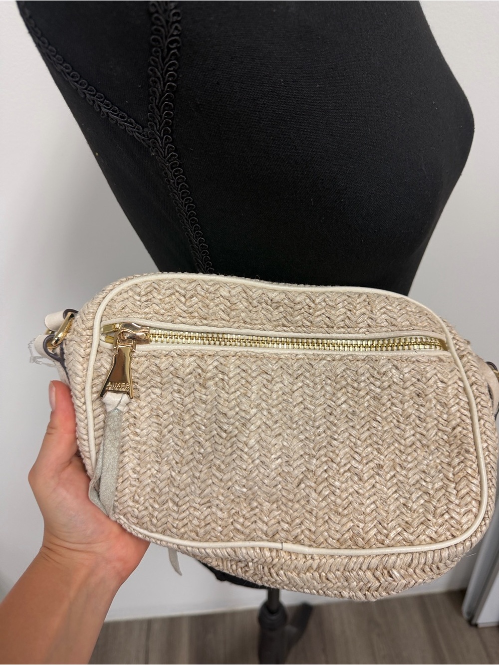 Aimee Kestenberg Berlin Woven Leather Crossbody Bag EUC - Picture 5 of 7
